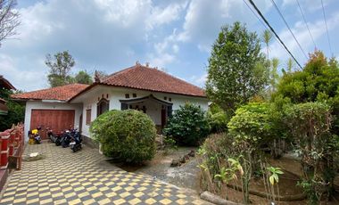 Rumah Villa Mewah 1371 m2 Pinggir Jalan Bojong Purwakarta Dijual Murah