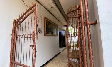 Rumah Villa Mewah 1371 m2 Pinggir Jalan Bojong Purwakarta Dijual Murah
