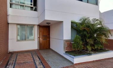 VENDO CASA EN VILLA SANTOS