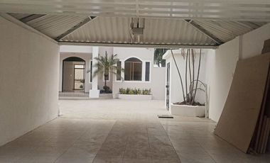 Venta Casa en Samborondón Primeros kms Vista al Río - C258