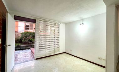 Extraordinaria casa de 3 alcobas en Conjunto Residencial con piscina en la Villa Olímpica. Pereira.