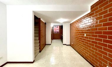 Extraordinaria casa de 3 alcobas en Conjunto Residencial con piscina en la Villa Olímpica. Pereira.