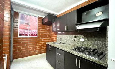 Extraordinaria casa de 3 alcobas en Conjunto Residencial con piscina en la Villa Olímpica. Pereira.