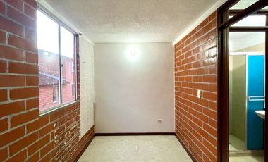 Extraordinaria casa de 3 alcobas en Conjunto Residencial con piscina en la Villa Olímpica. Pereira.