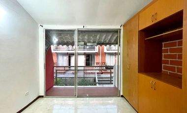 Extraordinaria casa de 3 alcobas en Conjunto Residencial con piscina en la Villa Olímpica. Pereira.