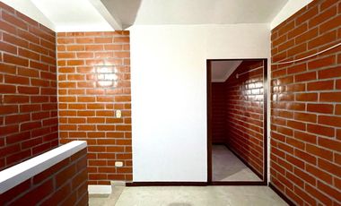 Extraordinaria casa de 3 alcobas en Conjunto Residencial con piscina en la Villa Olímpica. Pereira.
