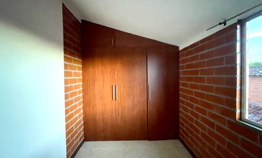 Extraordinaria casa de 3 alcobas en Conjunto Residencial con piscina en la Villa Olímpica. Pereira.