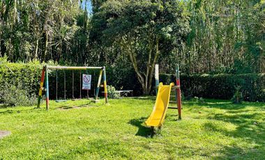 Extraordinaria casa de 3 alcobas en Conjunto Residencial con piscina en la Villa Olímpica. Pereira.