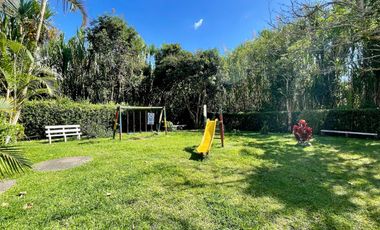 Extraordinaria casa de 3 alcobas en Conjunto Residencial con piscina en la Villa Olímpica. Pereira.