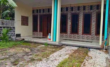 jual murah rumah lokasi strategis 4 menit ke jln raya propinsi pare jombNg d tungklur pare Kediri