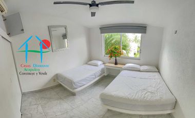 Casa en venta con 3 recámaras y terraza con salida a la alberca