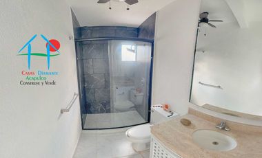 Casa en venta con 3 recámaras y terraza con salida a la alberca