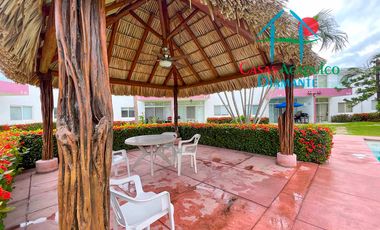 Casa en venta con 3 recámaras y terraza con salida a la alberca