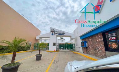 Casa en venta con 3 recámaras y terraza con salida a la alberca