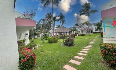 Casa en venta con 3 recámaras y terraza con salida a la alberca