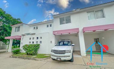 Casa en venta con 3 recámaras y terraza con salida a la alberca