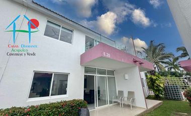 Casa en venta con 3 recámaras y terraza con salida a la alberca