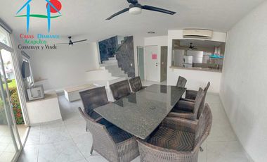 Casa en venta con 3 recámaras y terraza con salida a la alberca