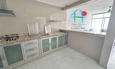 Casa en venta con 3 recámaras y terraza con salida a la alberca