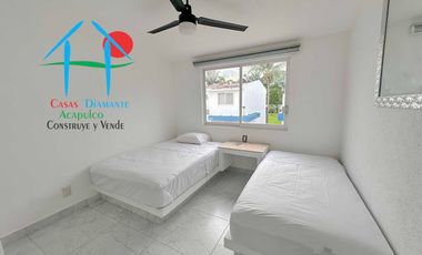 Casa en venta con 3 recámaras y terraza con salida a la alberca