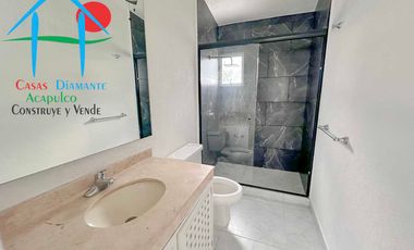 Casa en venta con 3 recámaras y terraza con salida a la alberca