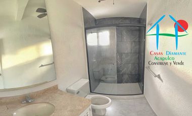 Casa en venta con 3 recámaras y terraza con salida a la alberca