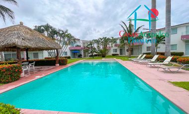 Casa en venta con 3 recámaras y terraza con salida a la alberca