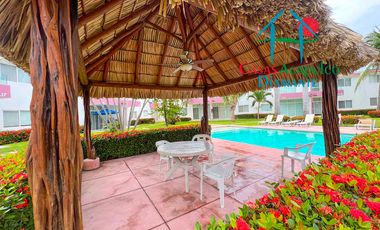 Casa en venta con 3 recámaras y terraza con salida a la alberca