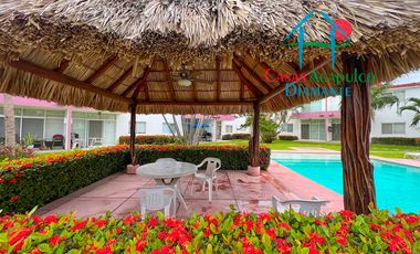 Casa en venta con 3 recámaras y terraza con salida a la alberca