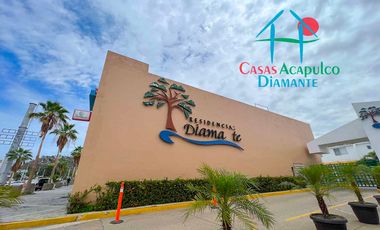 Casa en venta con 3 recámaras y terraza con salida a la alberca