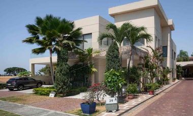 Casa en Urb. Golf Mocolí. Venta