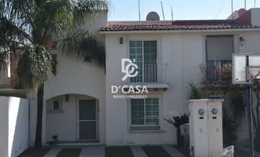 SE VENDE CASA EN CAMINO REAL