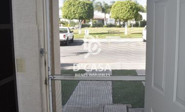 SE VENDE CASA EN CAMINO REAL