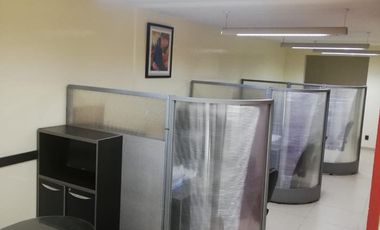 Edificio con oficinas y departamento en venta — 3 niveles + roof, Cuauhtémoc, CDMX