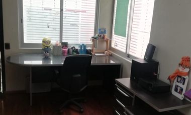 Edificio con oficinas y departamento en venta — 3 niveles + roof, Cuauhtémoc, CDMX