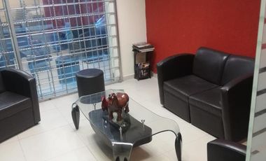 Edificio con oficinas y departamento en venta — 3 niveles + roof, Cuauhtémoc, CDMX