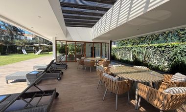 HERMOSO TERRENO DE 698 M2 DE VENTA EN URBANIZACIÓN DE LUJO CUMBAYA!!