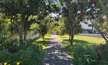 HERMOSO TERRENO DE 698 M2 DE VENTA EN URBANIZACIÓN DE LUJO CUMBAYA!!