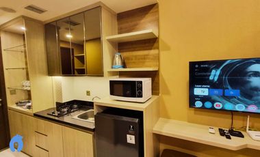 Well Modern Furnished Studio Apartment Transpark Cibubur by Housleep