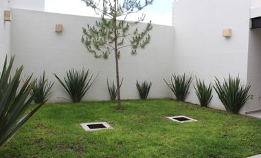 Casa de 1 Planta y  Cluster con Casa Club