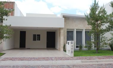 Casa de 1 Planta y  Cluster con Casa Club