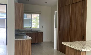 Casa de 1 Planta y  Cluster con Casa Club