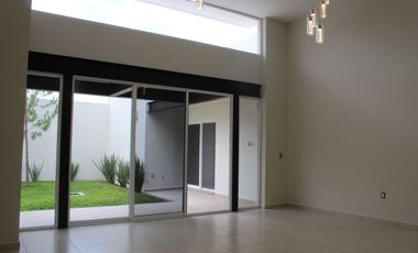 Casa de 1 Planta y  Cluster con Casa Club