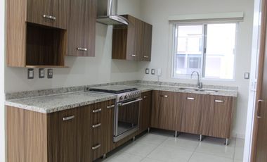 Casa de 1 Planta y  Cluster con Casa Club