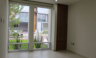 Casa de 1 Planta y  Cluster con Casa Club