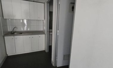 Cochrane, a pasos de plaza Sotomayor