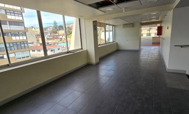 Cochrane, a pasos de plaza Sotomayor