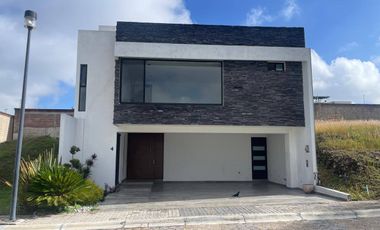 CASA EN RENTA EN LOMAS DE ANGELOPOLIS PUEBLA