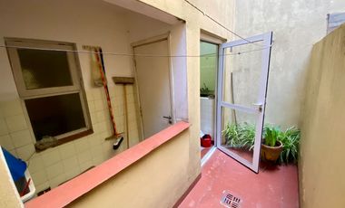 Dpto 1 Amb con 2 Patios en La Perla
