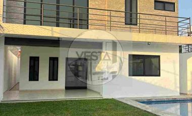 Casa con 3 habitaciones, alberca, balcón, en condominio, Yautepec Morelos